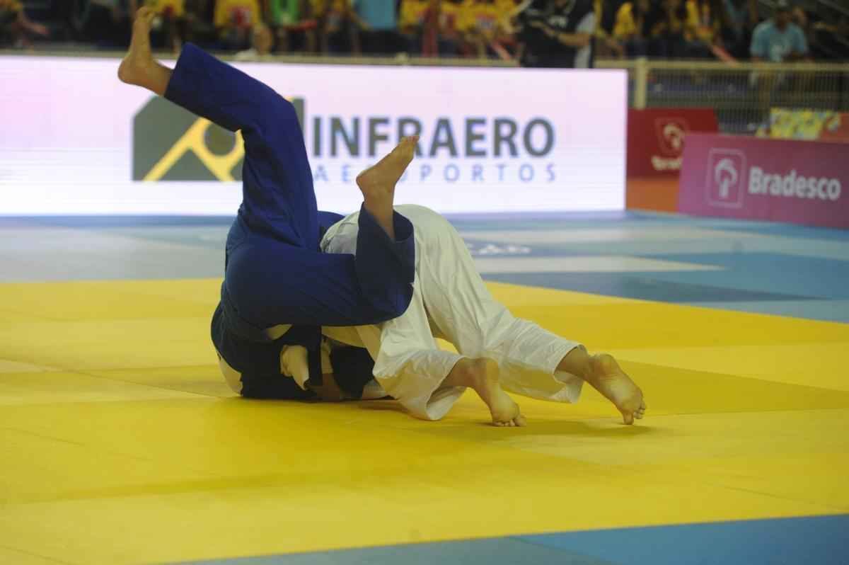Eric Takabatake (60 kg) foi derrotado, por ippon, pelo judoca Philip Graf. Brbara Timo no deu chances para Jenny Werner e venceu com um wazari e um yuko.
