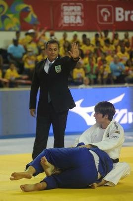 Brbara Timo no deu chances para Jenny Werner e venceu com um wazari e um yuko.