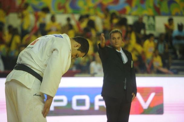 Peso-pesado David Moura enfrentou Pierri Borkowski, que sofreu na mo do brasileiro. Com 57 segundos de luta, David, sempre mais agressivo, aplicou um wazari. O alemo mal teve tempo para respirar e sofreu um ippon. A torcida aplaudiu de p a vitria do brasileiro e comemorou bastante o resultado final do Desafio, com vitria brasileira por 4 a 2.