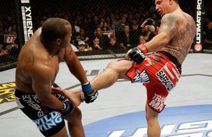 Ex-campeo dos pesados do Strikeforce, Daniel Cormier estreou no UFC no dia 20 de abril de 2013, com uma vitria por deciso unnime sobre Frank Mir