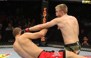 Alexander Gustafsson estreou no UFC com vitria. No dia 14 de novembro de 2009, o sueco precisou de 41 segundos para nocautear Jared Hamman