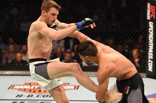 Yar Rodrguez (bermuda preta) venceu Daniel Hooker por deciso unnime