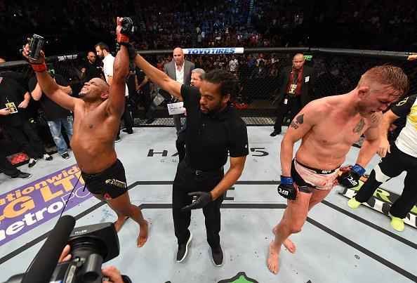 Veja imagens da pica batalha entre Daniel Cormier e Alexander Gustafsson, valendo o cinturo dos meio-pesados do UFC