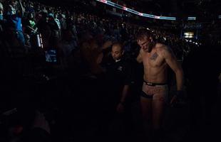 Veja imagens da pica batalha entre Daniel Cormier e Alexander Gustafsson, valendo o cinturo dos meio-pesados do UFC