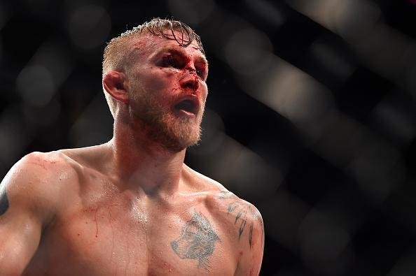 Veja imagens da pica batalha entre Daniel Cormier e Alexander Gustafsson, valendo o cinturo dos meio-pesados do UFC