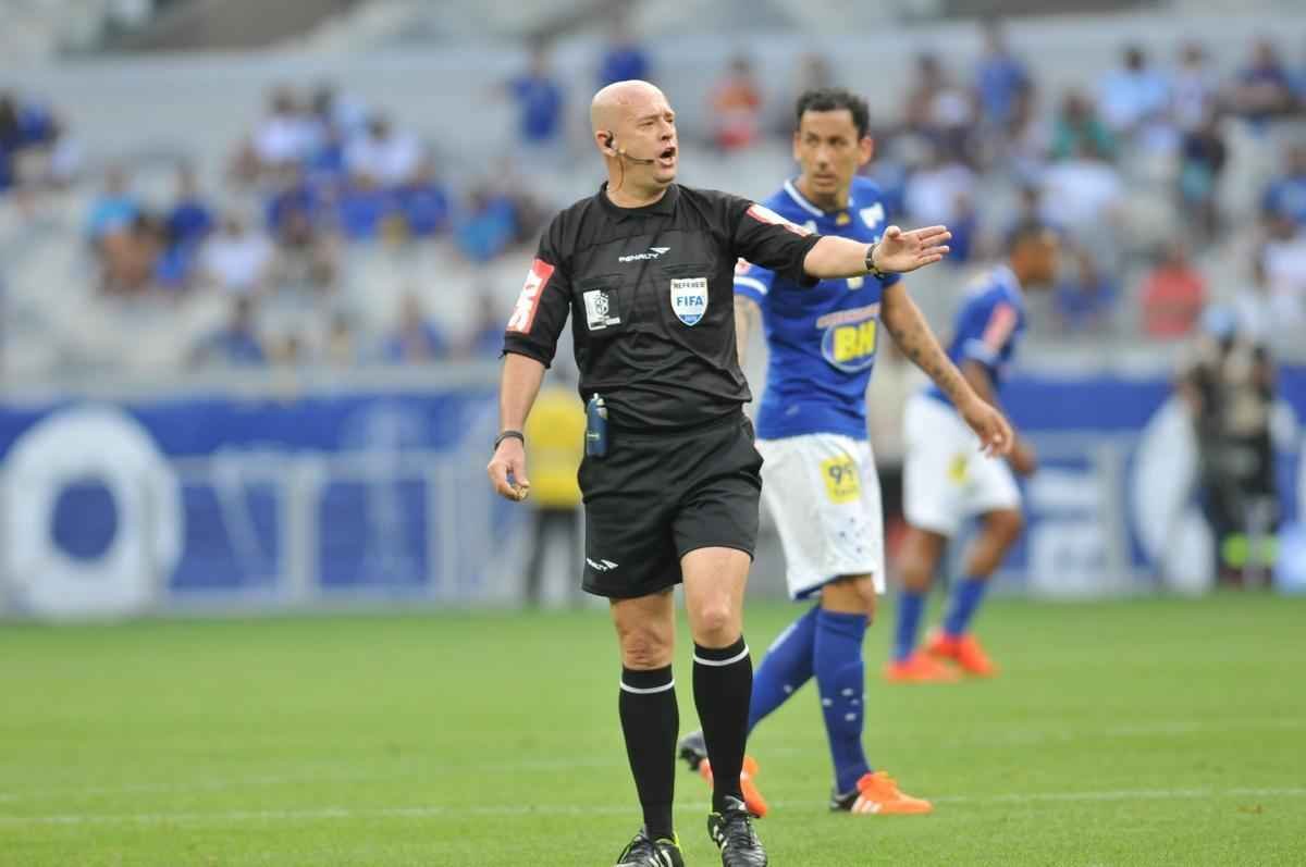 Cruzeiro e Grmio se enfrentam no Mineiro pela 29 rodada do Campeonato Brasileiro
