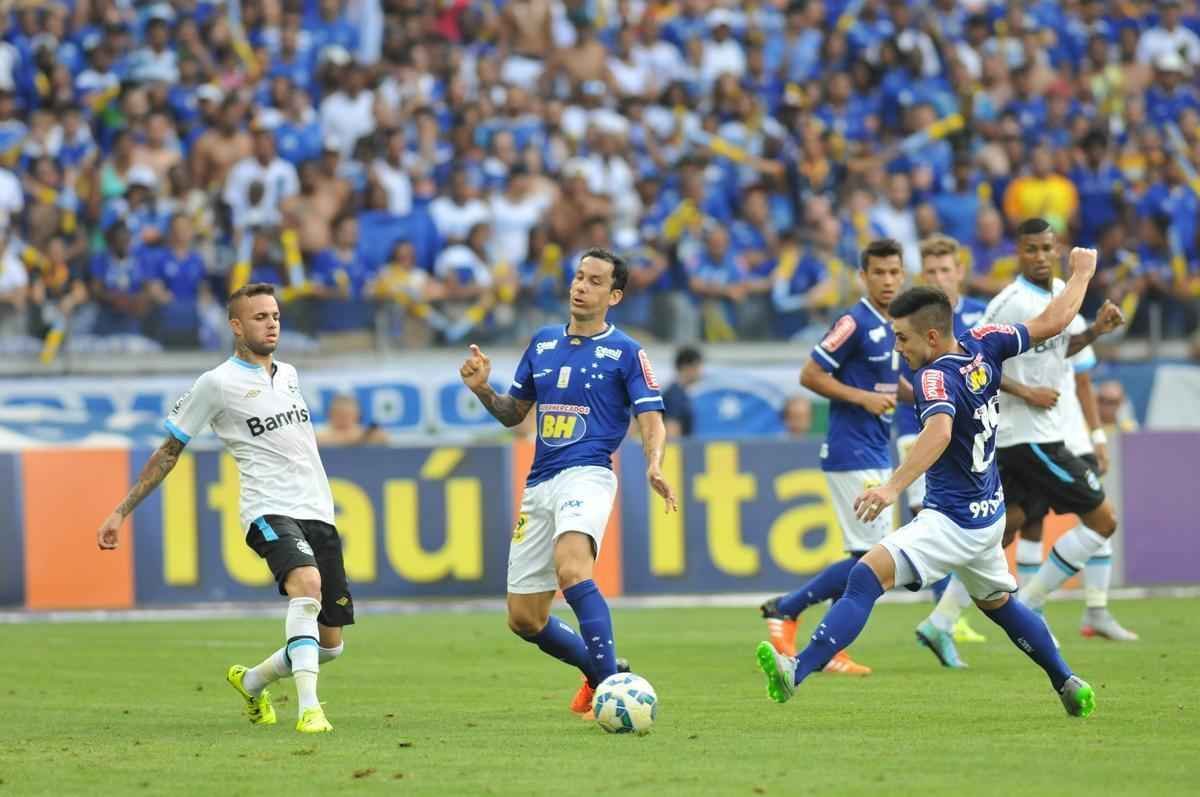 Cruzeiro e Grmio se enfrentam no Mineiro pela 29 rodada do Campeonato Brasileiro