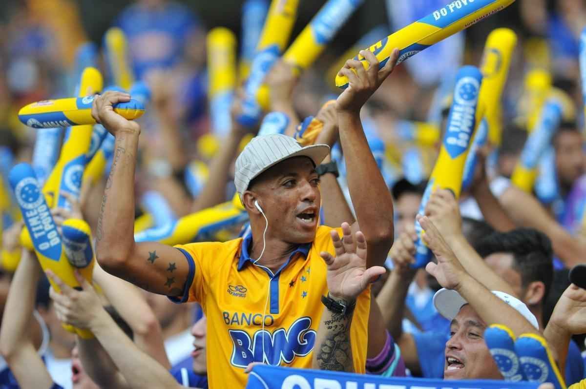Imagens da torcida do Cruzeiro no jogo contra o Grmio no Mineiro