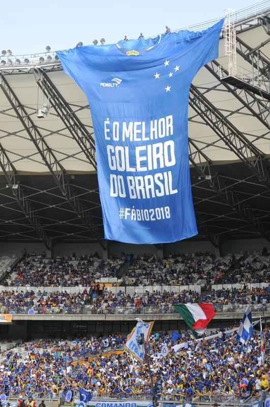 Imagens da torcida do Cruzeiro no jogo contra o Grmio no Mineiro