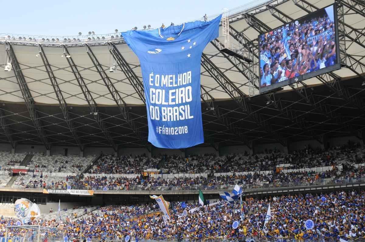 Imagens da torcida do Cruzeiro no jogo contra o Grmio no Mineiro