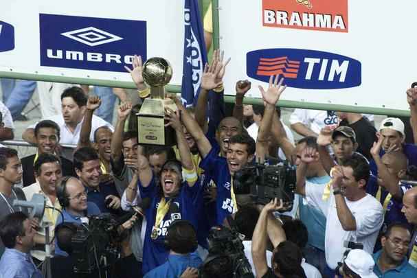 O ttulo da Sul-Minas foi comemorado por 69.533 pagantes no Mineiro. Sorn marcou o gol da vitria por 1 a 0 sobre o Atltico-PR, no jogo que marcou sua primeira despedida do Cruzeiro.