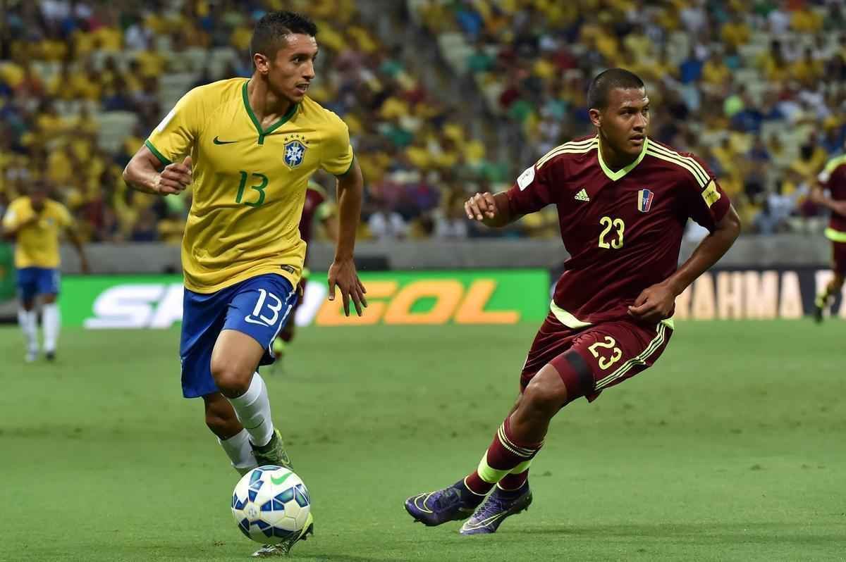 Imagens da partida entre Brasil e Venezuela no Castelão