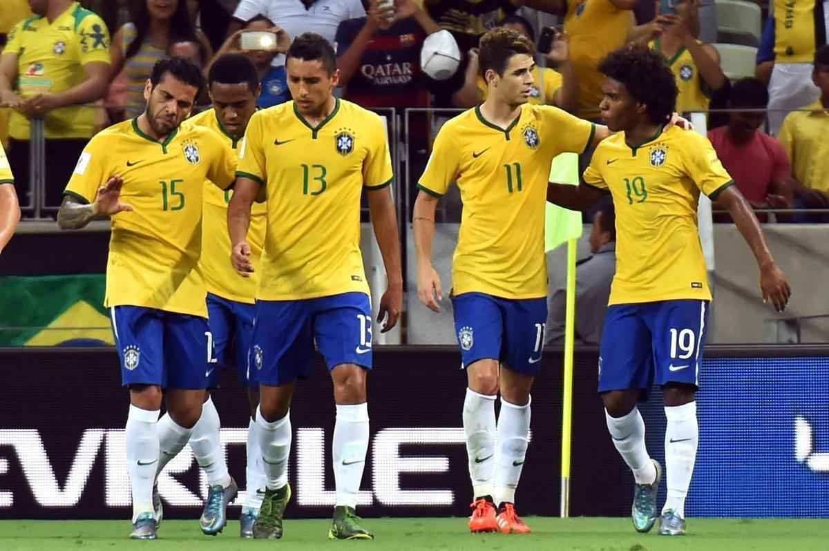 Imagens da partida entre Brasil e Venezuela no Castelão