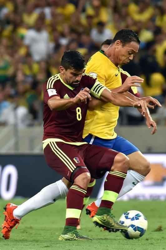Imagens da partida entre Brasil e Venezuela no Castelão