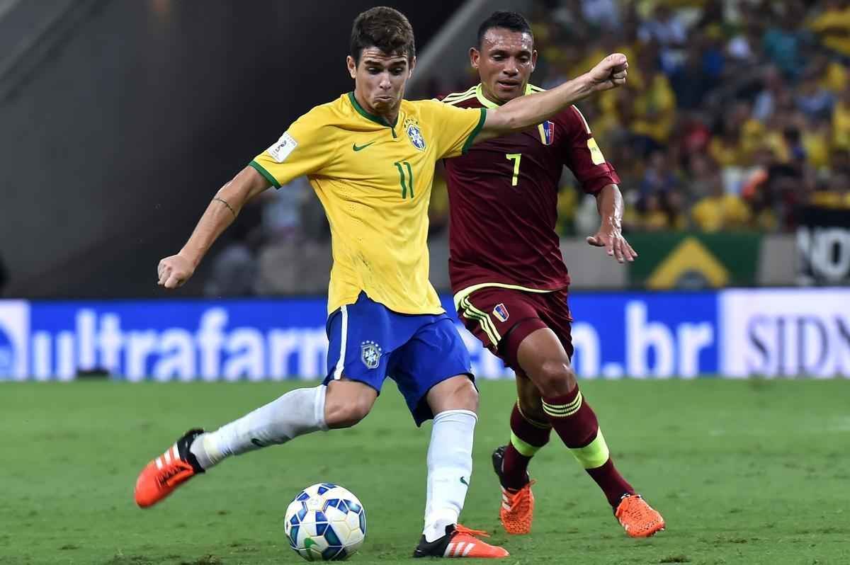 Imagens da partida entre Brasil e Venezuela no Castelão