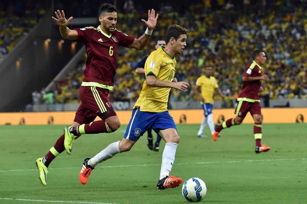 Imagens da partida entre Brasil e Venezuela no Castelão