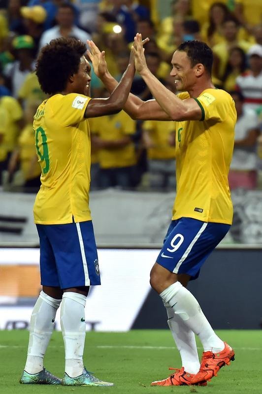 Imagens da partida entre Brasil e Venezuela no Castelão