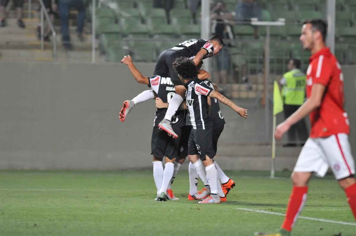 Imagens do jogo entre Atltico e Internacional no Independncia