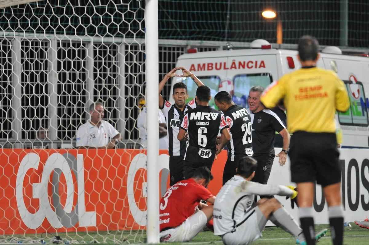 Imagens do jogo entre Atltico e Internacional no Independncia