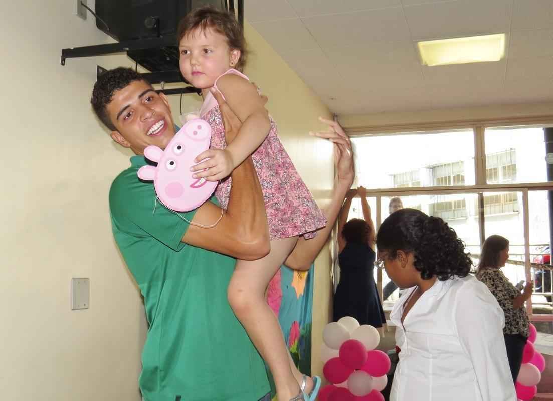 Atacante Rubens, do Amrica, visitou crianas em tratamento contra cncer nesta quarta-feira