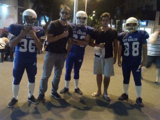 Fotos da divulgao de Get Eagles, time de futebol americano de BH - Blitz realizada na Praa da Savassi