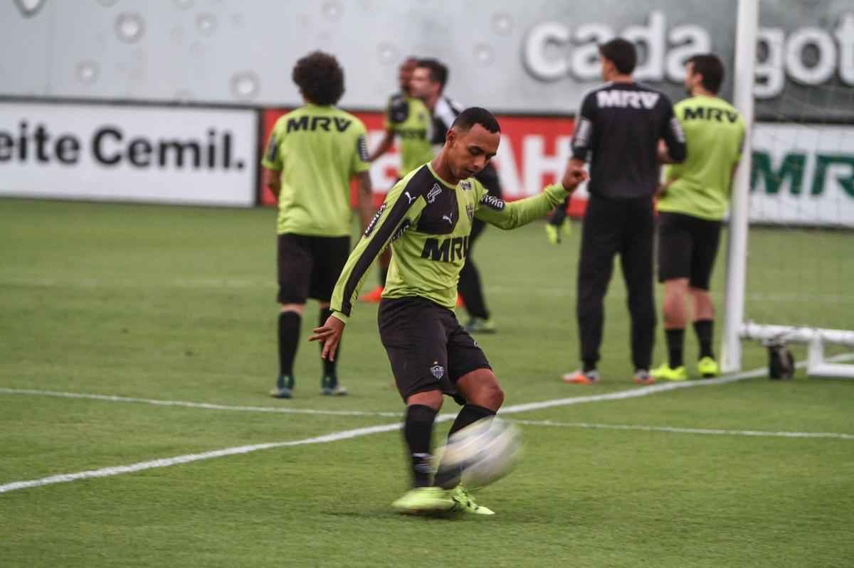 Confira as fotos do treino do Atltico