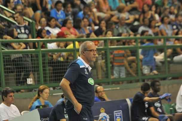 Cruzeiro venceu partida emocionante contra o Minas Tnis Clube, por 3 sets a 2, e conquistou o ttulo do Campeonato Mineiro pela sexta vez consecutiva. As parciais da final, disputada no Ginsio do Riacho, em Contagem, foram 19/25, 25/18, 25/17, 23/25 e 15/13