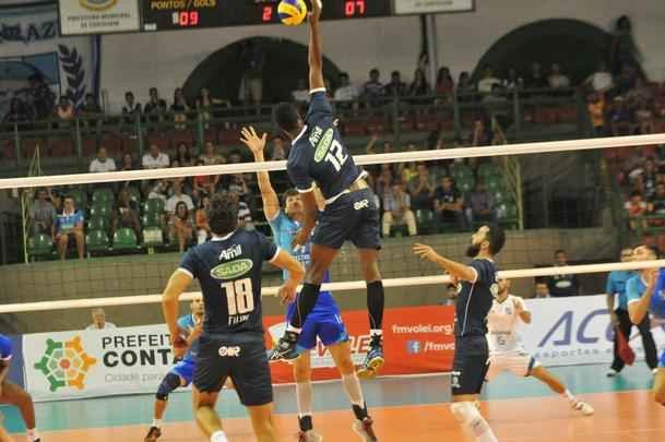 Cruzeiro venceu partida emocionante contra o Minas Tnis Clube, por 3 sets a 2, e conquistou o ttulo do Campeonato Mineiro pela sexta vez consecutiva. As parciais da final, disputada no Ginsio do Riacho, em Contagem, foram 19/25, 25/18, 25/17, 23/25 e 15/13