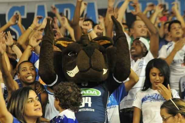 Cruzeiro venceu partida emocionante contra o Minas Tnis Clube, por 3 sets a 2, e conquistou o ttulo do Campeonato Mineiro pela sexta vez consecutiva. As parciais da final, disputada no Ginsio do Riacho, em Contagem, foram 19/25, 25/18, 25/17, 23/25 e 15/13