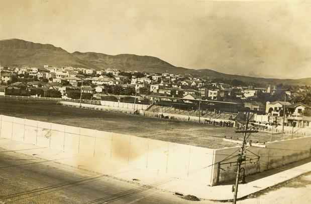 Estdio do Barro Preto pouco antes da reinaugurao, em 1945