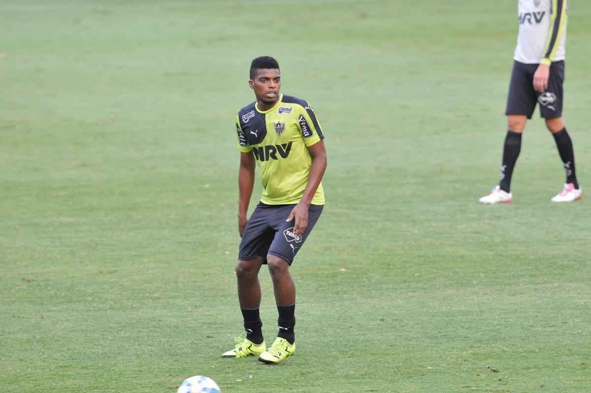 Pequenos torcedores foram ao CT e levaram um cartaz com a frase 'eu acredito' para incentivar atletas