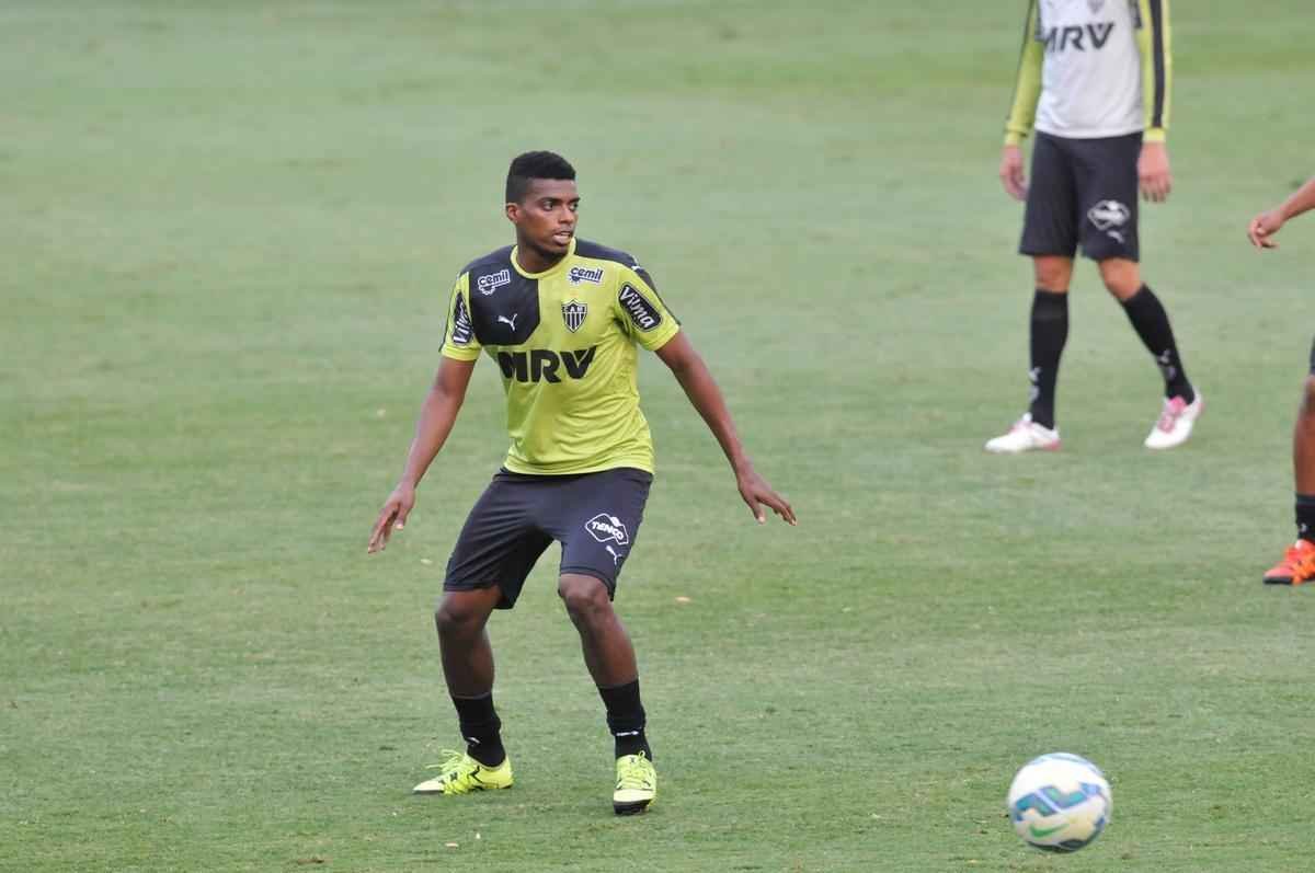 Pequenos torcedores foram ao CT e levaram um cartaz com a frase 'eu acredito' para incentivar atletas