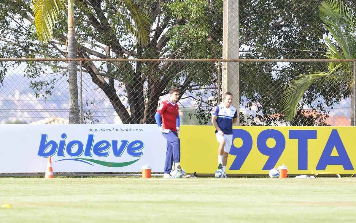 Equipe celeste se prepara para enfrentar o Gois, neste domingo, no estdio Serra Dourada