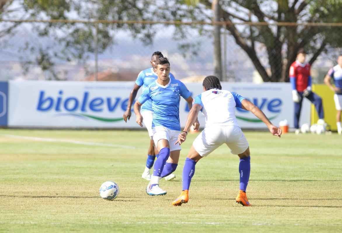 Equipe celeste se prepara para enfrentar o Gois, neste domingo, no estdio Serra Dourada