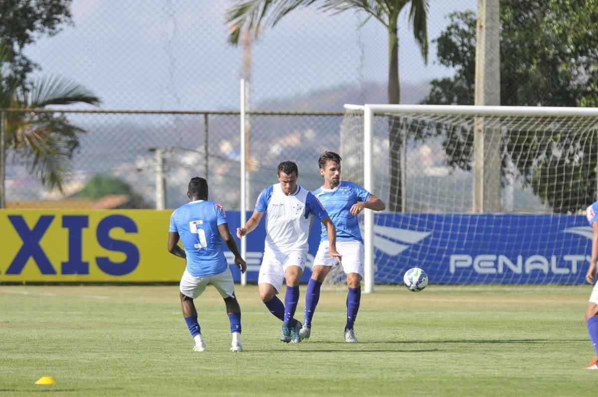 Equipe celeste se prepara para enfrentar o Gois, neste domingo, no estdio Serra Dourada