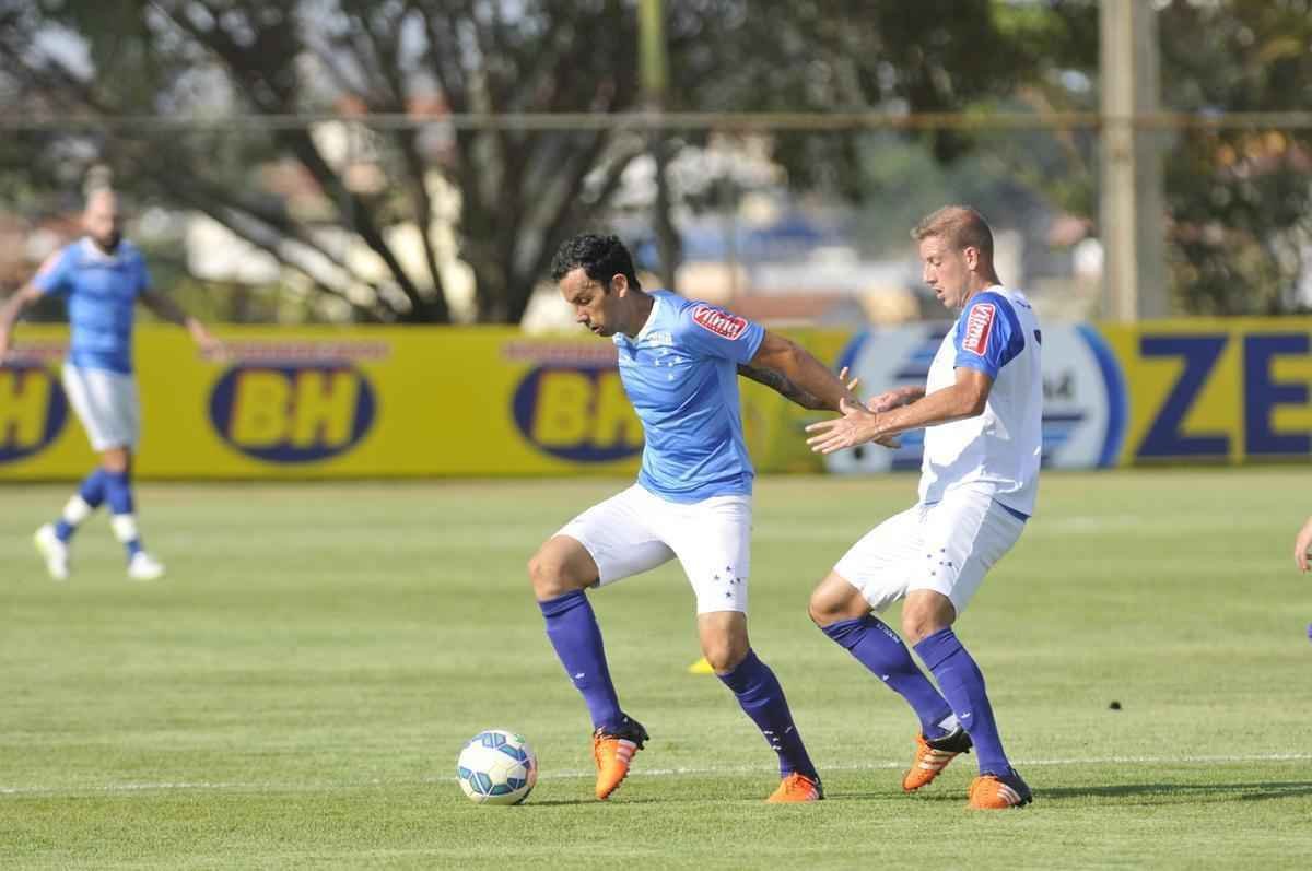 Equipe celeste se prepara para enfrentar o Gois, neste domingo, no estdio Serra Dourada