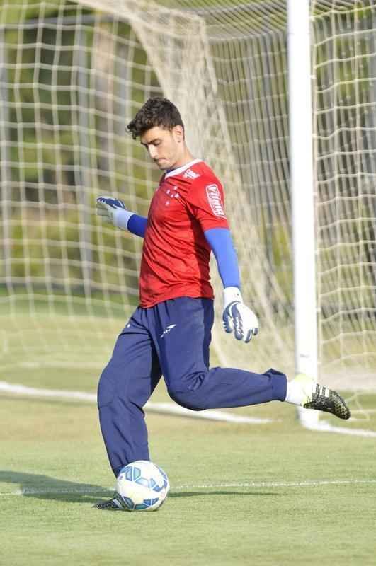 Equipe celeste se prepara para enfrentar o Gois, neste domingo, no estdio Serra Dourada