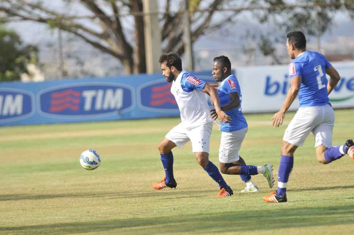 Equipe celeste se prepara para enfrentar o Gois, neste domingo, no estdio Serra Dourada