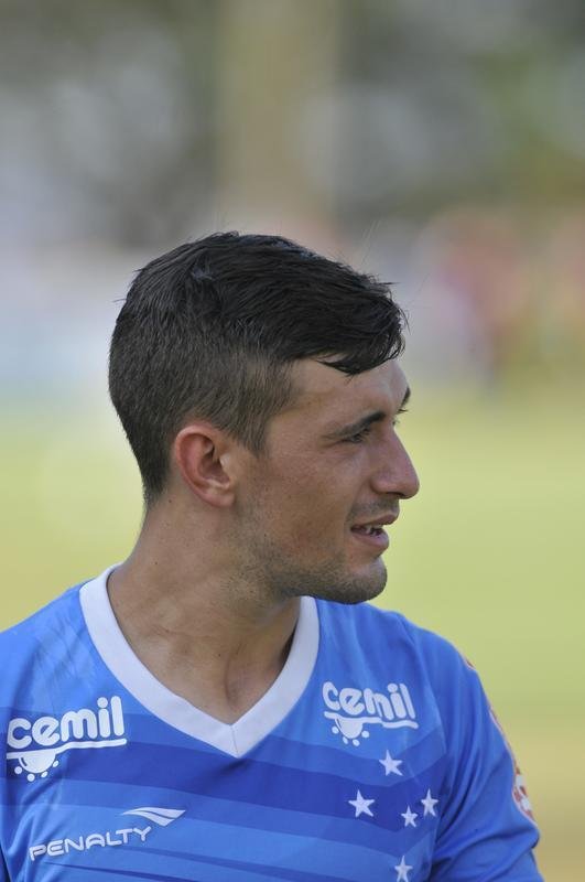 Equipe celeste se prepara para enfrentar o Gois, neste domingo, no estdio Serra Dourada