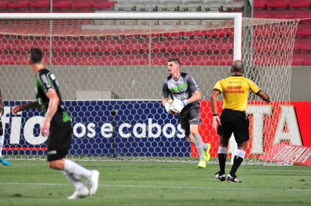 Fotos do jogo entre Amrica e Oeste, no Independncia, pela 32 rodada da Srie B (Ramon Lisboa/EM/D.A Press)