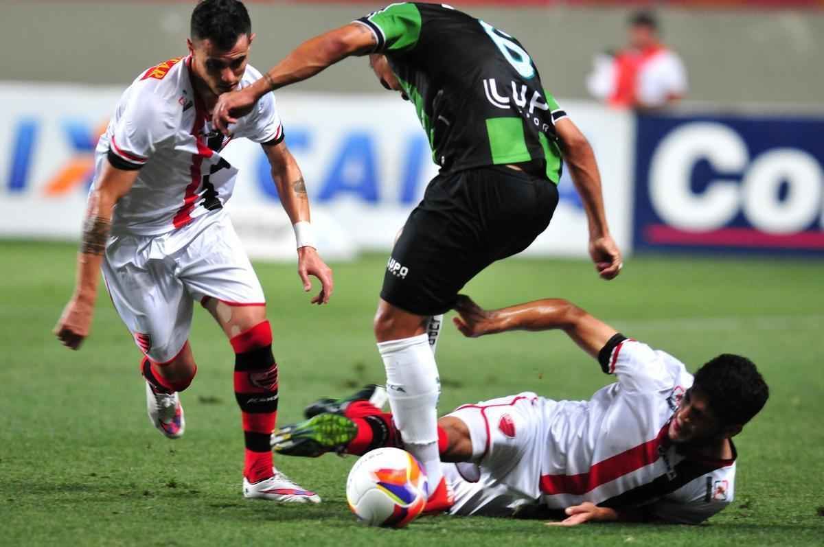 Fotos do jogo entre Amrica e Oeste, no Independncia, pela 32 rodada da Srie B (Ramon Lisboa/EM/D.A Press)