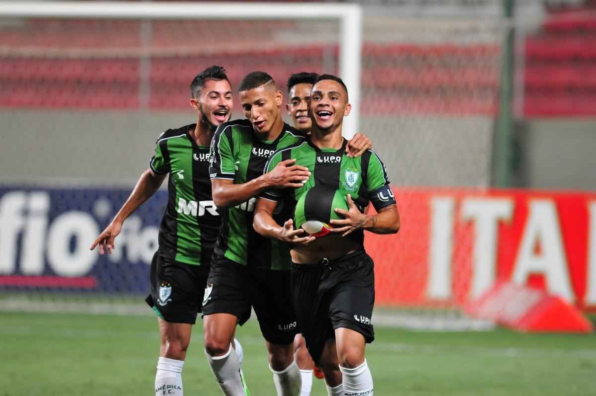 Fotos do jogo entre Amrica e Oeste, no Independncia, pela 32 rodada da Srie B (Ramon Lisboa/EM/D.A Press)