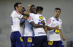 Imagens da partida entre Gois e Cruzeiro, no Serra Dourada