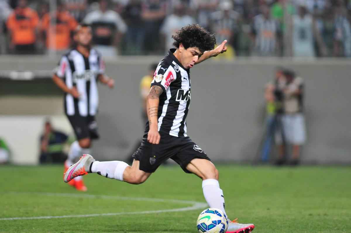 Lance de Atltico c Ponte Preta, jogo vlido pela 32 rodada do Campeonato Brasileiro