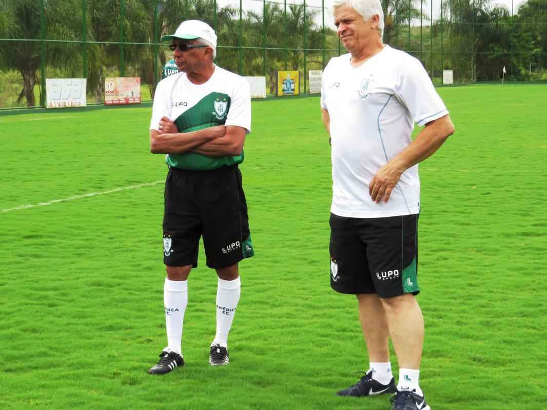 Fotos do treino do Amrica em Eli Mendes, a 21 quilmetros de Varginha, no Sul de Minas. Time alviverde encerrou preparao para jogo desta tera-feira contra o Boa, s 19h, no Melo, pela 33 rodada da Srie B.