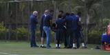 Durante treino do Cruzeiro nesta manh na Toca da Raposa II, o atacante Allano sofreu uma toro na perna esquerda. Ele saiu de campo carregado e foi encaminhado direto para o hospital Lifecenter, na regio Centro-Sul da capital mineira. Depois de ser submetido a exames, foi descartada a hiptese de fratura.