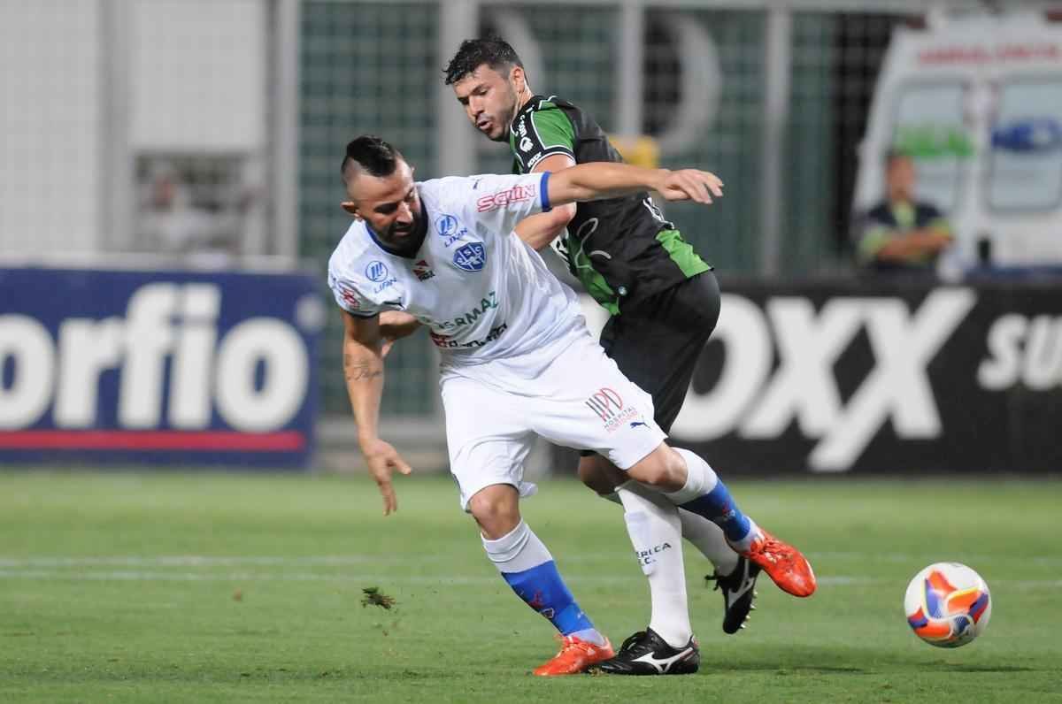 Fotos do jogo entre Amrica e Paysandu no Independncia
