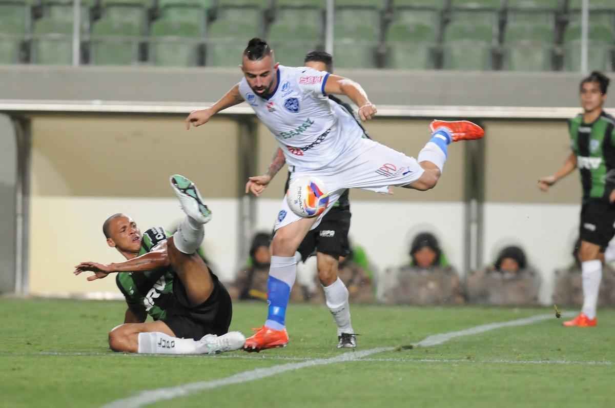 Fotos do jogo entre Amrica e Paysandu no Independncia