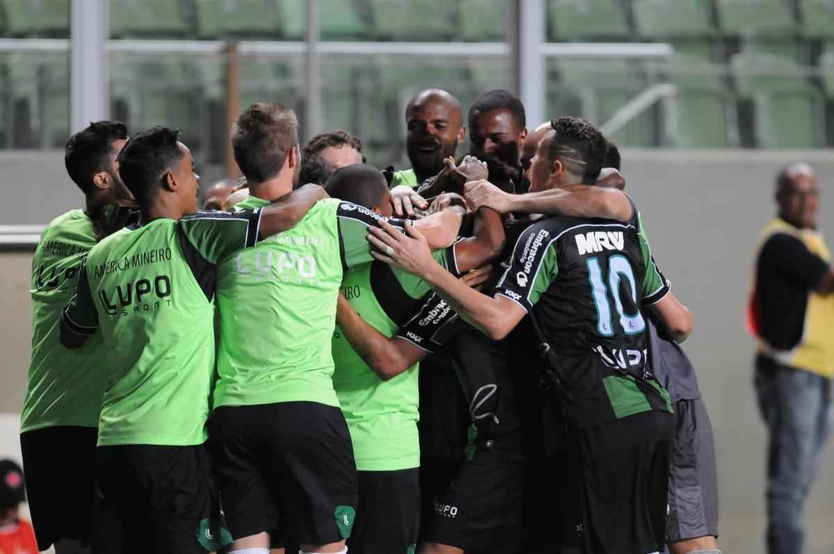 Fotos do jogo entre Amrica e Paysandu no Independncia