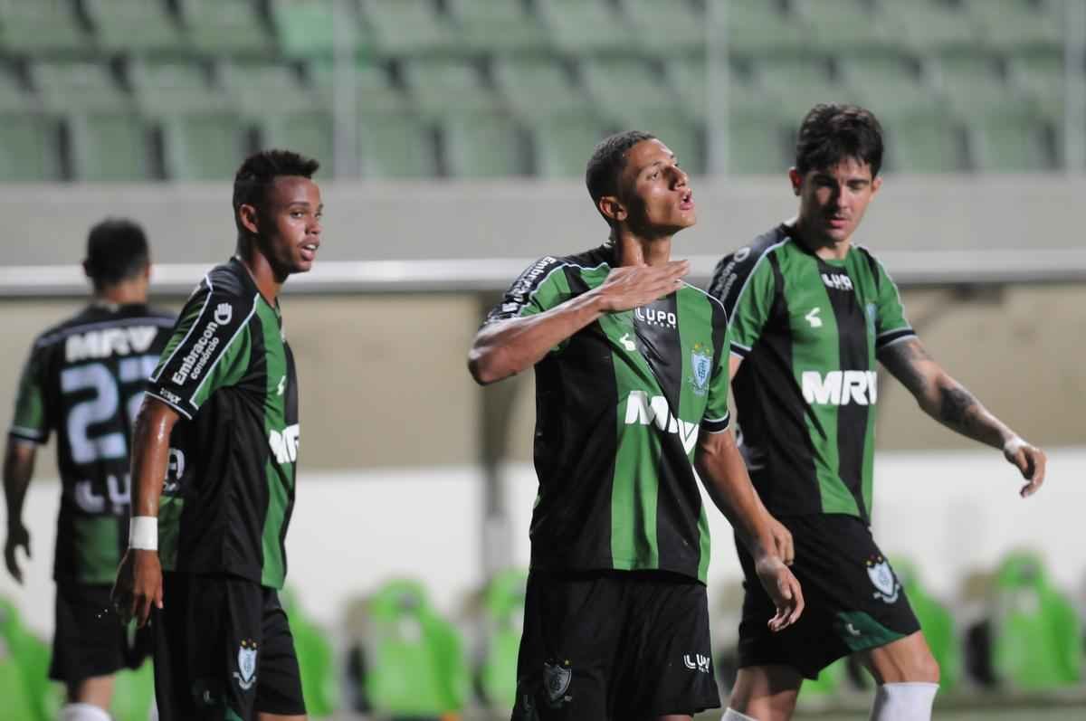 Fotos do jogo entre Amrica e Paysandu no Independncia